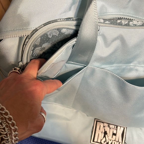 Vera Bradley ReActive Weekender Travel Bag with custom patches. Light blue - Picture 11 of 12